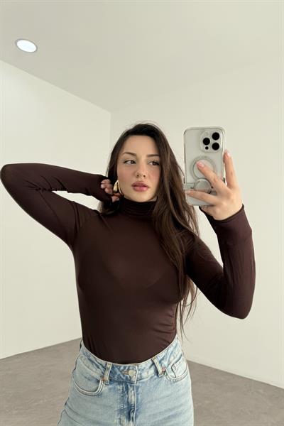 Yarı Transparan Basic Boğazlı Kahverengi Body