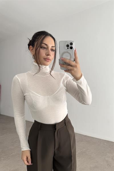 Yarı Transparan Pamuklu Boğazlı Beyaz Body