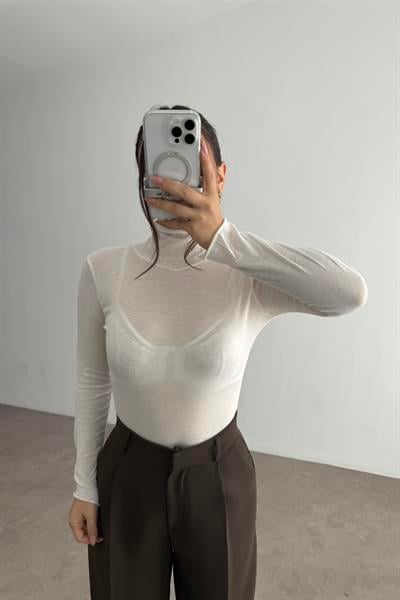Yarı Transparan Pamuklu Boğazlı Beyaz Body
