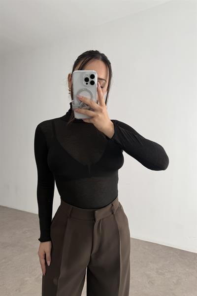 Yarı Transparan Pamuklu Boğazlı Siyah Body