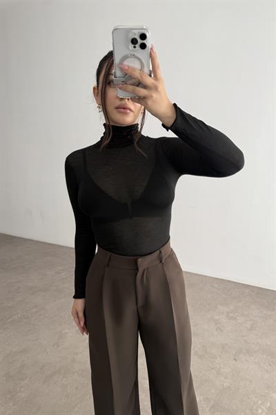 Yarı Transparan Pamuklu Boğazlı Siyah Body