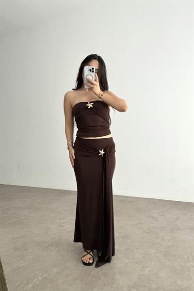 Yıldız Broş Detaylı Sandy Bluz Etek Takım Kahve