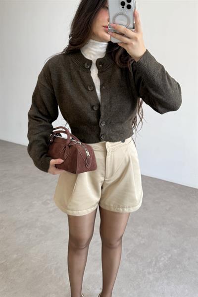 Yuvarlak Yaka Düğmeli Kısa Hırka 