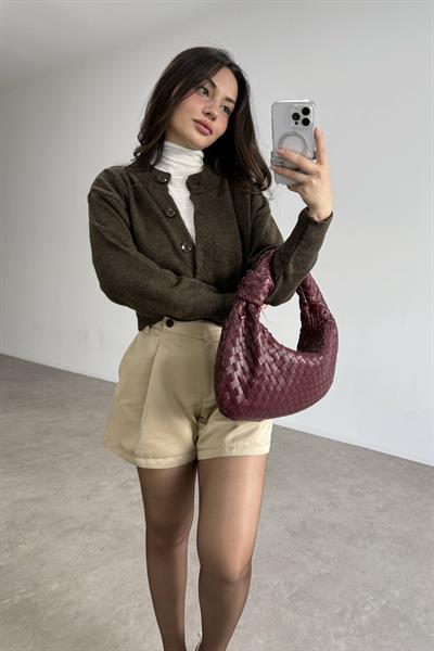 Yuvarlak Yaka Düğmeli Kısa Hırka 