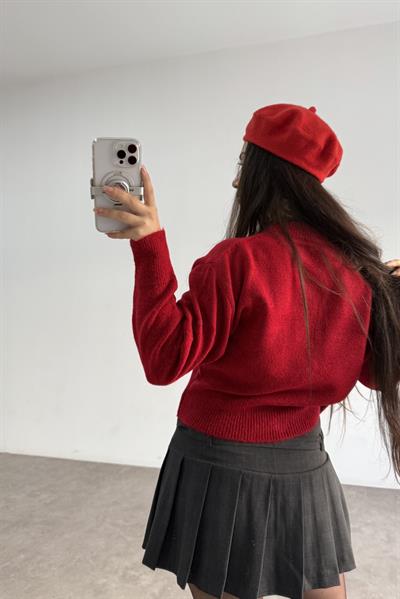 Yuvarlak Yaka Düğmeli Kısa Kırmızı  Hırka 