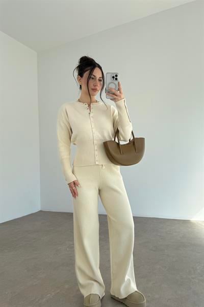 Zımbalı Bele Oturan Ekru Takım