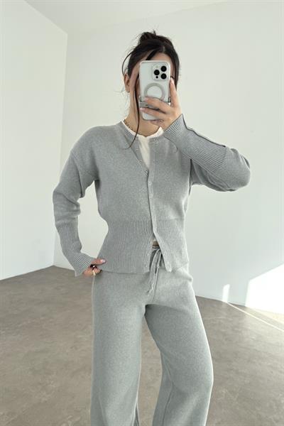 Zımbalı Bele Oturan Gri Takım