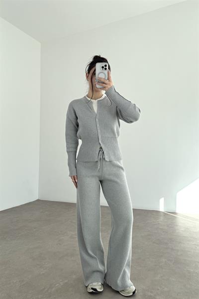 Zımbalı Bele Oturan Gri Takım