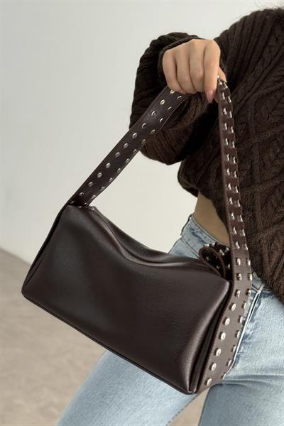 Zımbalı Deri Baget Acı Kahve Çanta