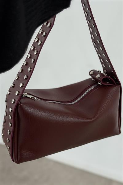 Zımbalı Deri Baget Bordo Çanta