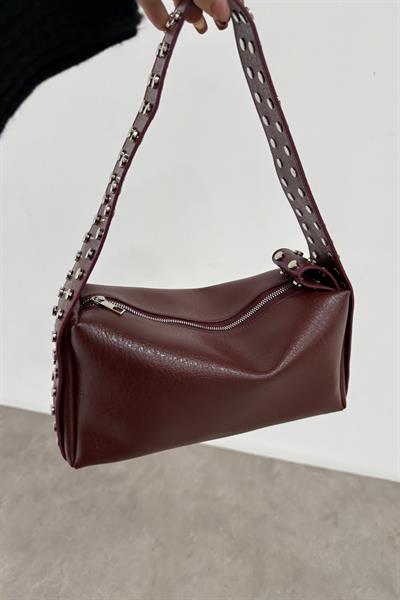 Zımbalı Deri Baget Bordo Çanta