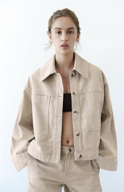 Zr Cep Detaylı Bej Denim Ceket