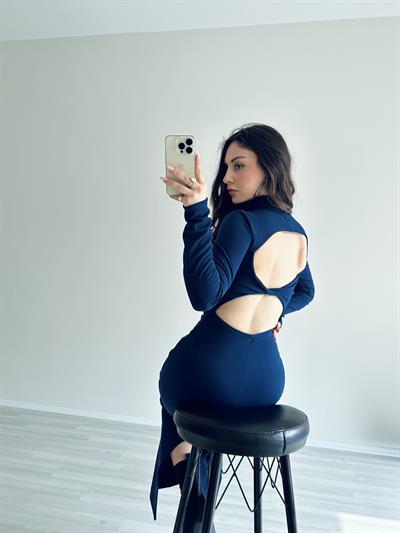 ZR Orj. SIRTI BURGULU MİDİ ELBİSE