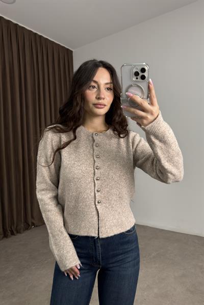 ZRA Gümüş Düğmeli Bej Hırka 