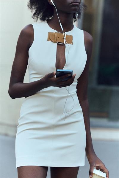 Zra Model Yakası Kemerli Beyaz Elbise