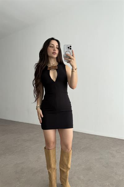 ZRA Model Yakası Kemerli Siyah Elbise