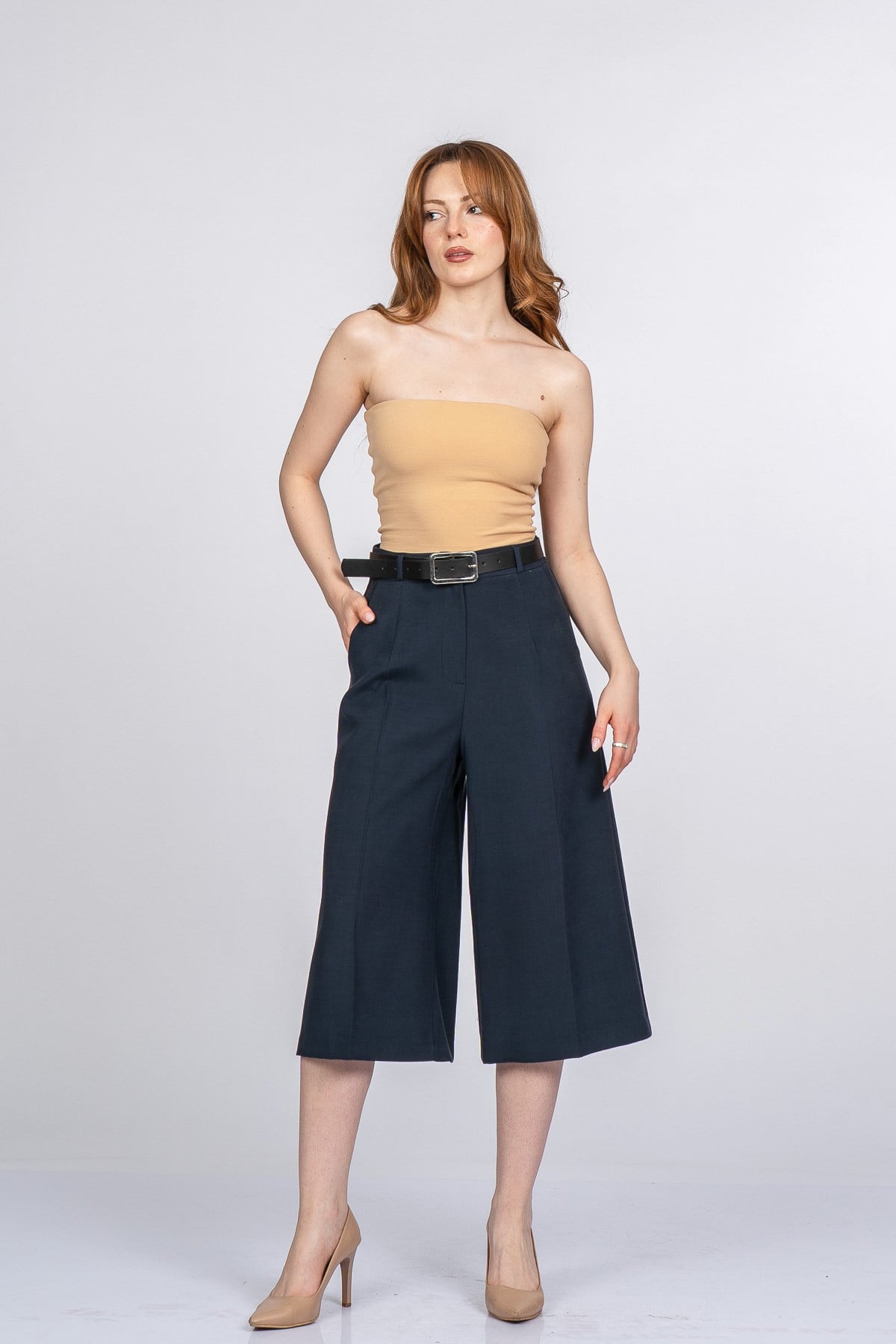 NIKKI KEMERLİ KISA PANTOLON