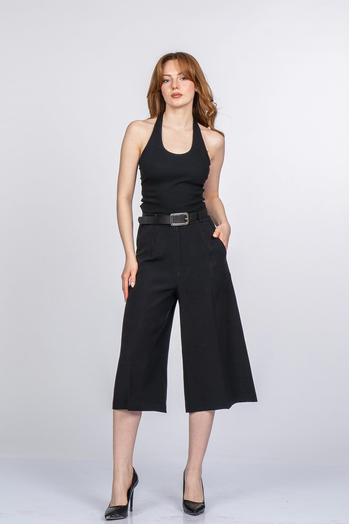NIKKI KEMERLİ KISA PANTOLON