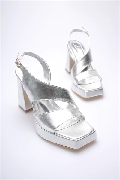 Gümüş Kadın Topuklu Platform Sandalet TR12MY04F