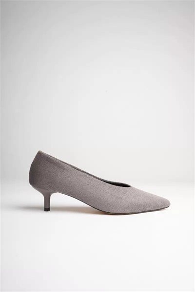 Kadın Gri Süet 4 cm İnce Topuklu Stiletto TR05MS02H