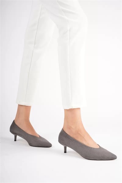 Kadın Gri Süet 4 cm İnce Topuklu Stiletto TR05MS02H