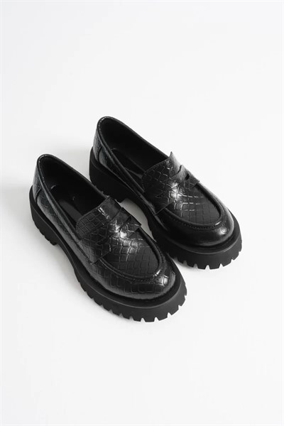 Kadın Günlük Siyah Kroko Loafer Ayakkabı TR10MS02G