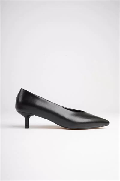 Kadın Siyah 4 cm İnce Topuklu Stiletto TR05MS02A