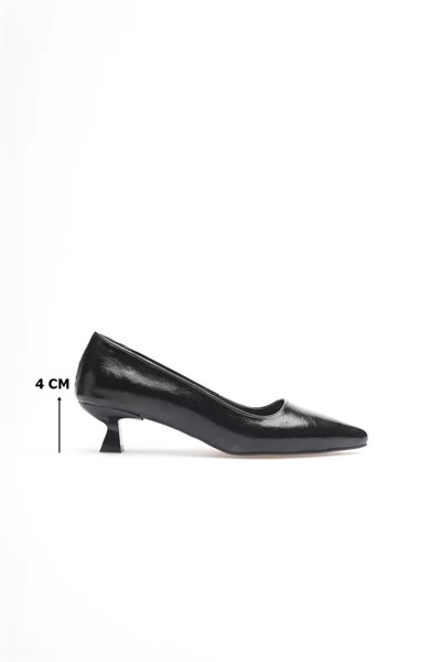 Kadın Siyah Kırışık Rugan Kısa Topuklu Stiletto Ayakkabı TR20MS03C