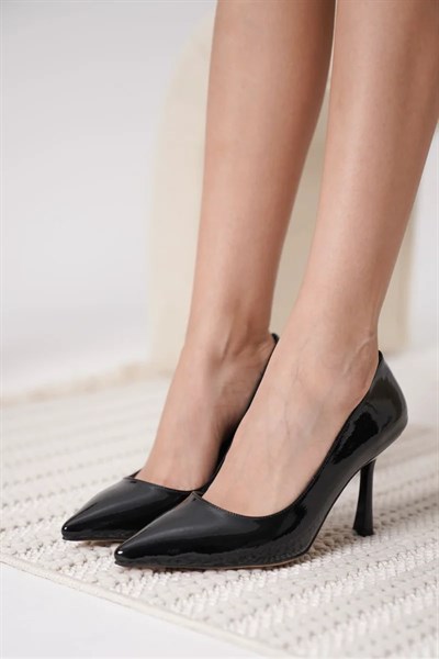 Kadın Siyah Kırışık Rugan Stiletto TR08MS26E