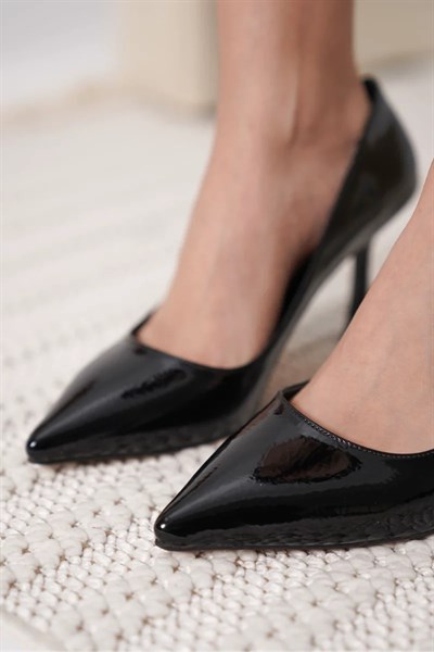 Kadın Siyah Kırışık Rugan Stiletto TR08MS26E