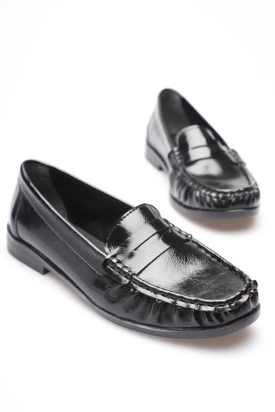 Siyah Parlak Deri Görünümlü Penny Loafer TR88MS02A