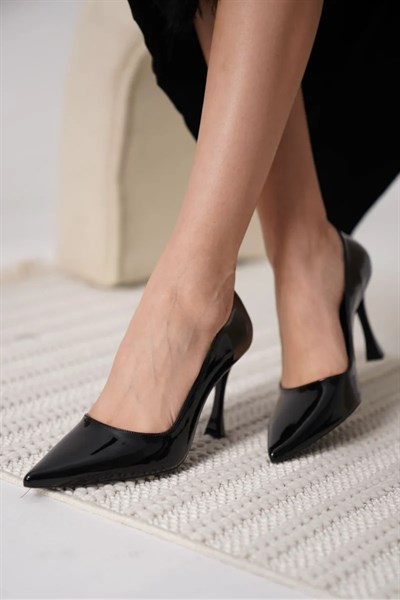 Siyah Rugan Kadın Stiletto TR18MS03A
