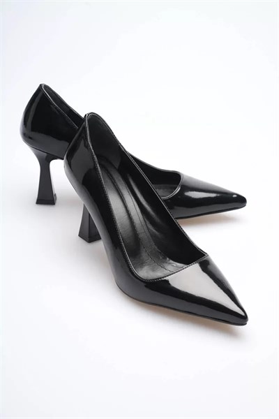Siyah Rugan Topuklu Kadın Stiletto TR20MS02E