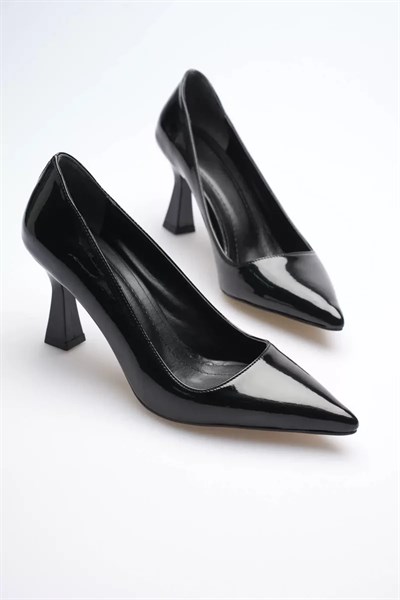 Siyah Rugan Topuklu Kadın Stiletto TR20MS02E