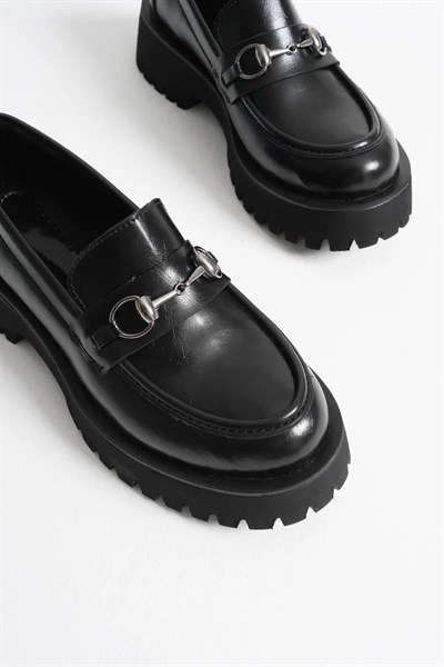 Toka Detaylı Siyah Günlük Loafer Ayakkabı TR10MS04A