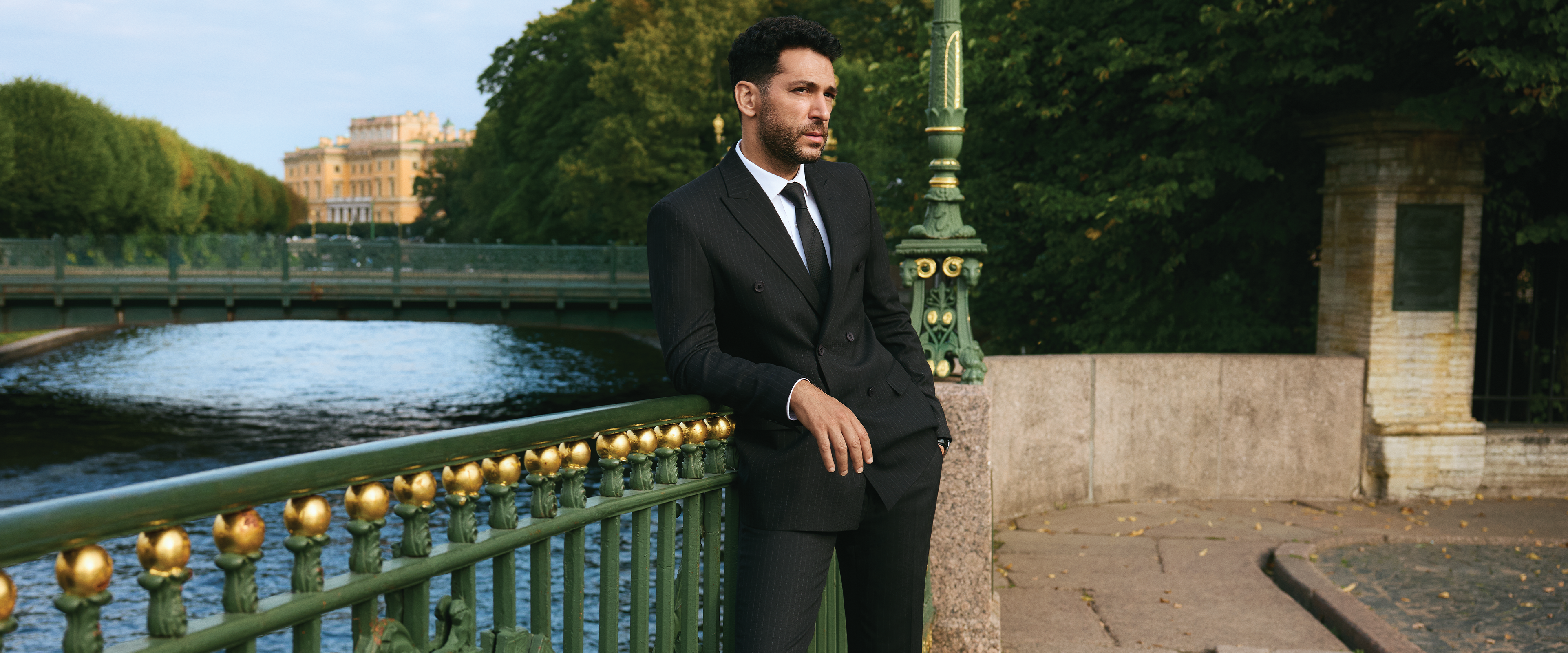 Düğünde Damat Yakını Nasıl Giyinmeli?