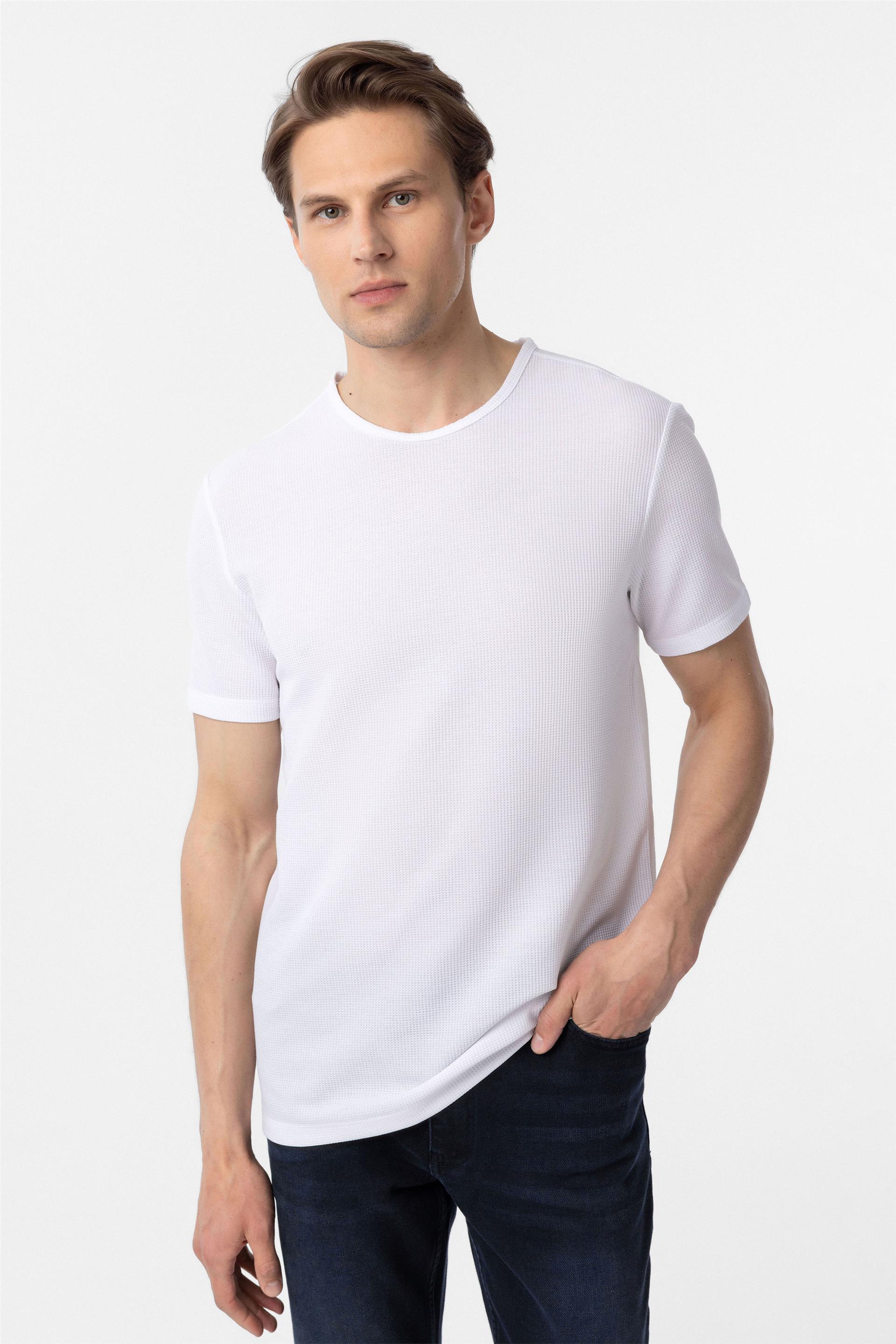 Beyaz Slim Fit Armürlü Bisiklet Yaka Tişört