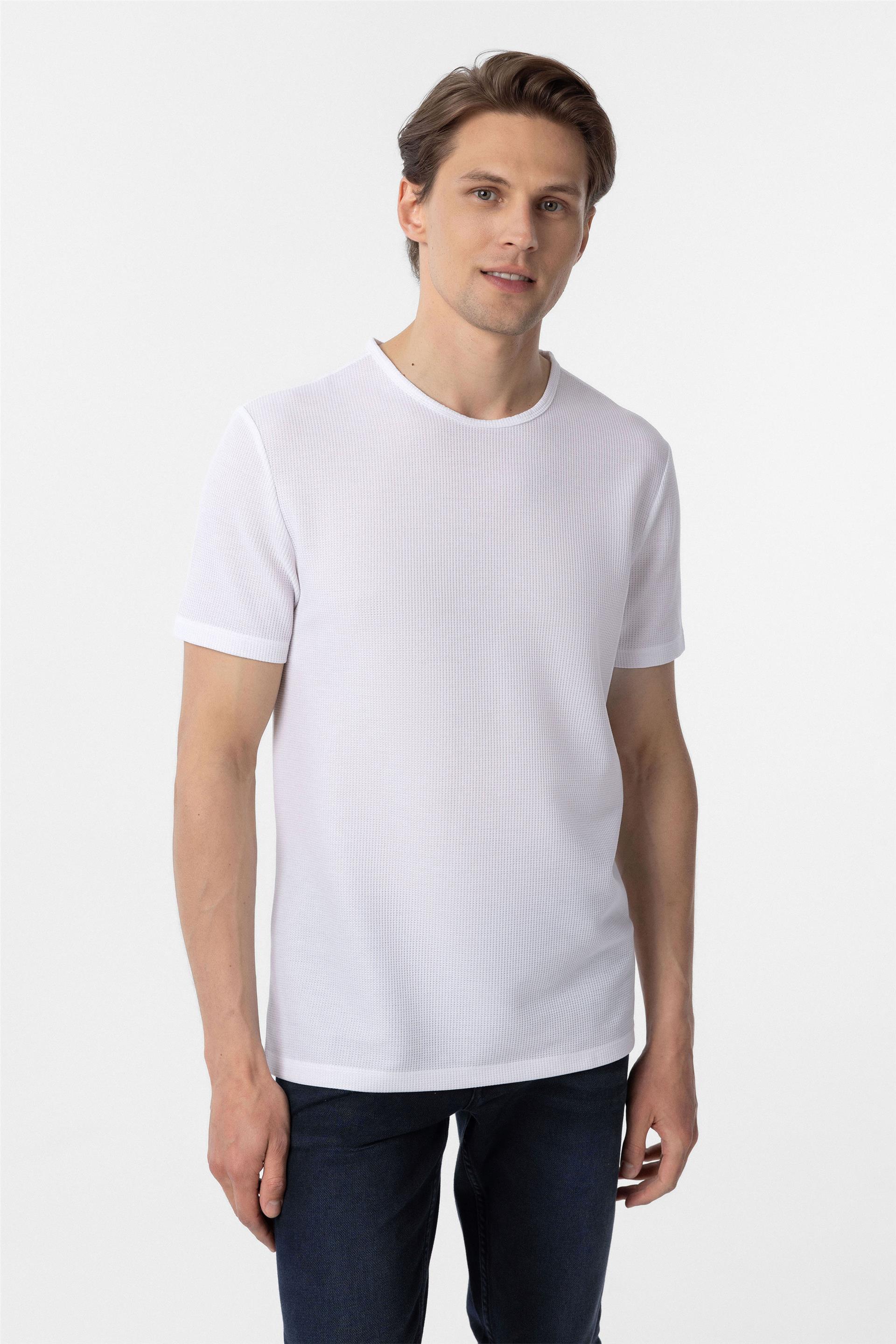 Beyaz Slim Fit Armürlü Bisiklet Yaka Tişört