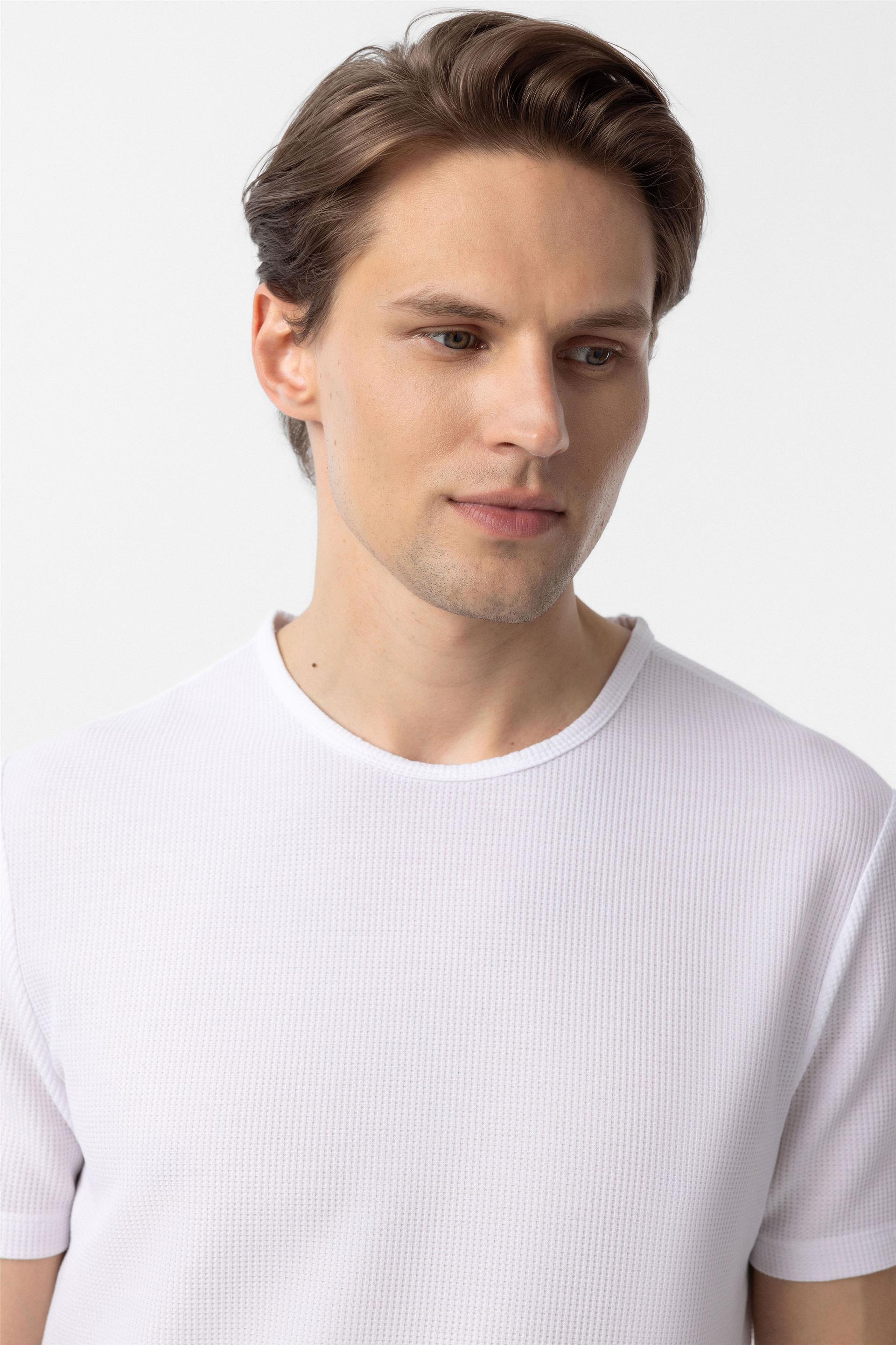 Beyaz Slim Fit Armürlü Bisiklet Yaka Tişört