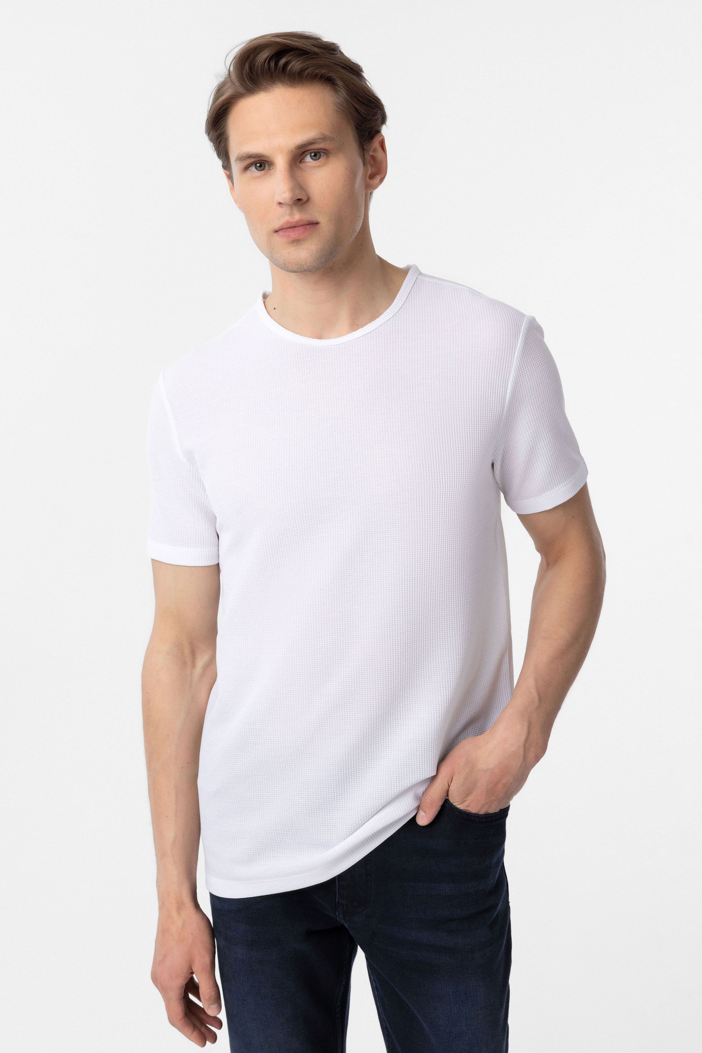Süvari Beyaz Slim Fit Armürlü Bisiklet Yaka Tişört görsel 2