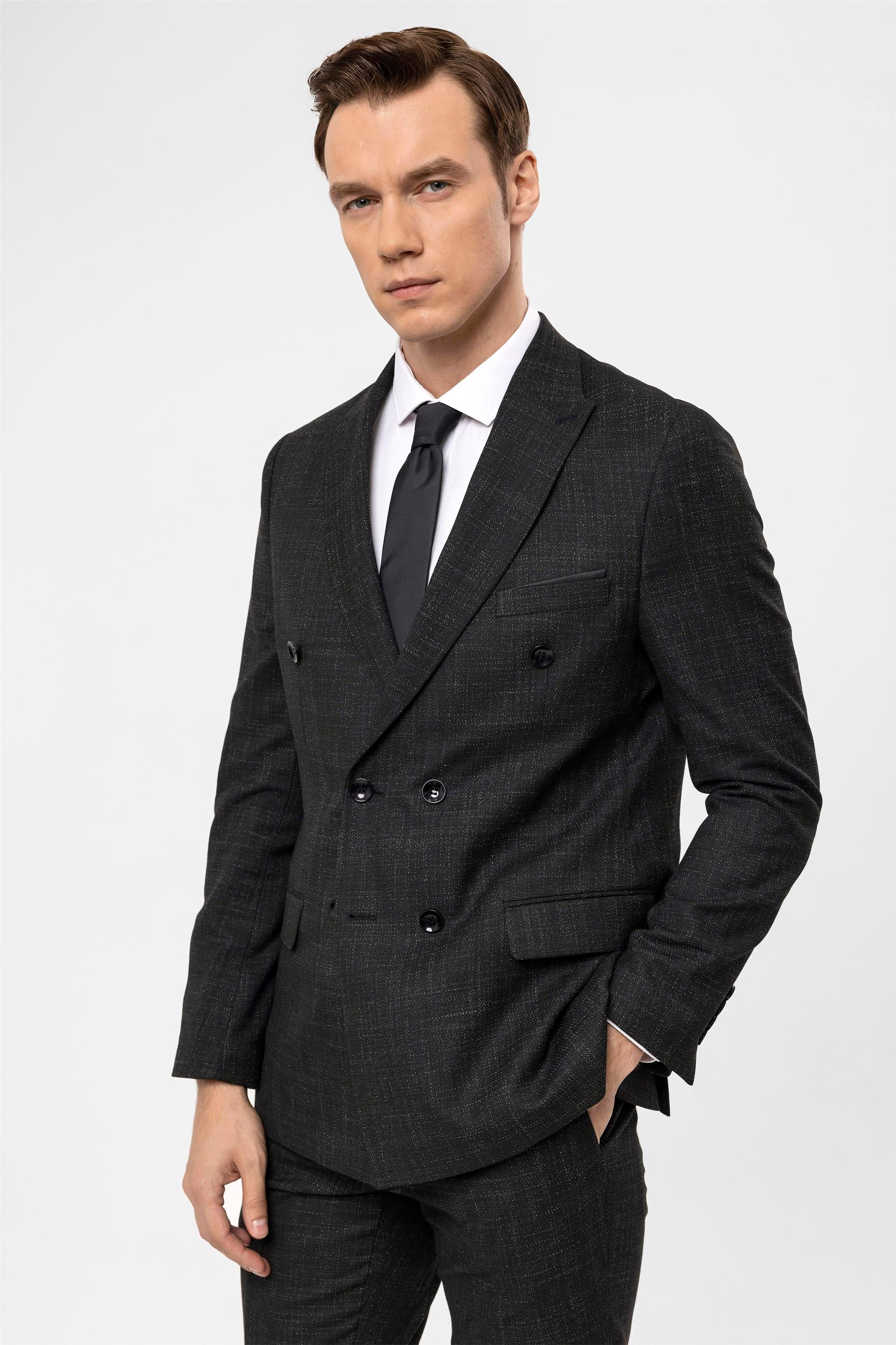 Siyah Slim Fit Armürlü Sivri Yaka 6 Drop Klasik Takım Elbise