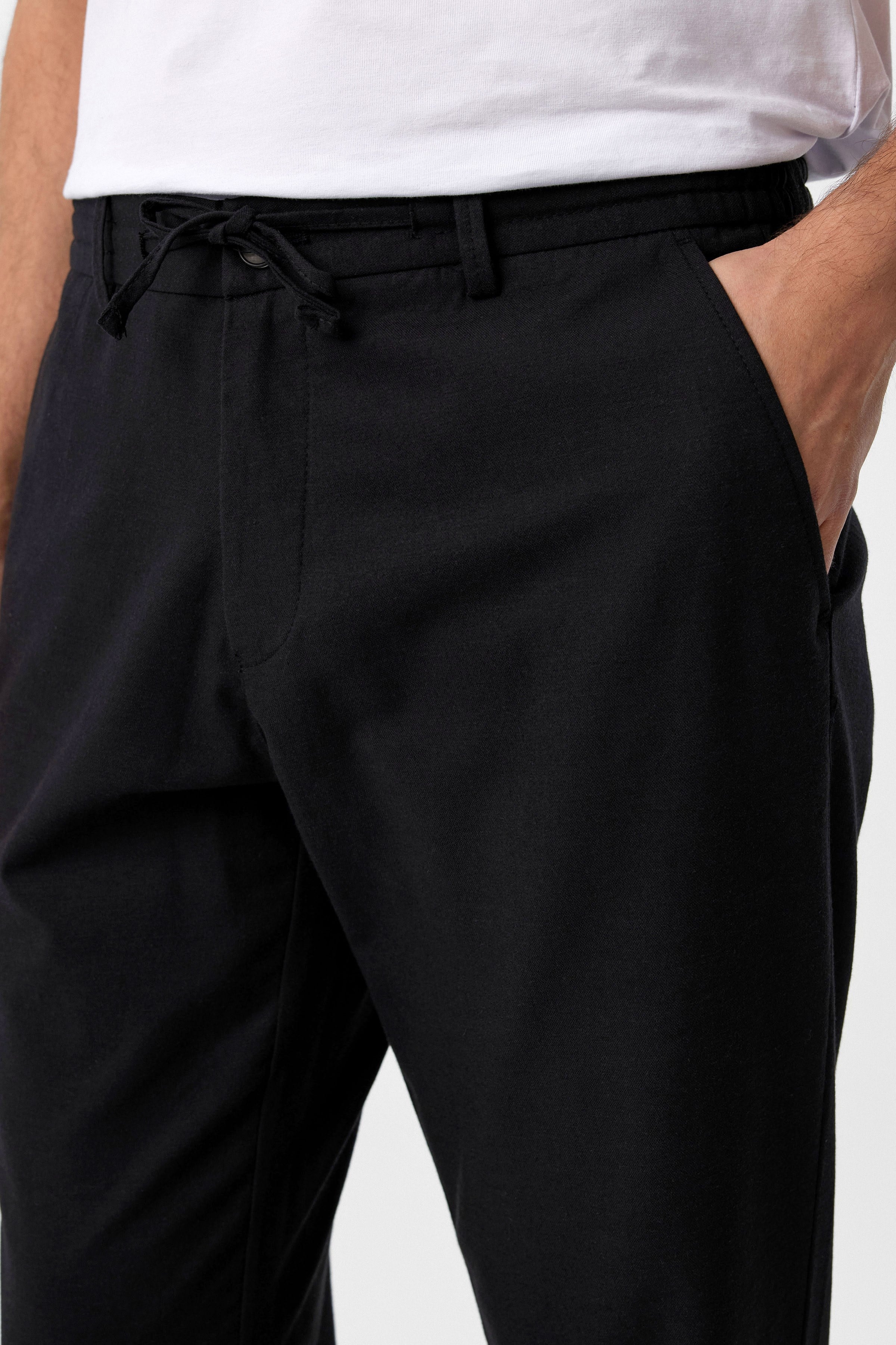Siyah Slim Fit Armürlü Jogger Pantolon