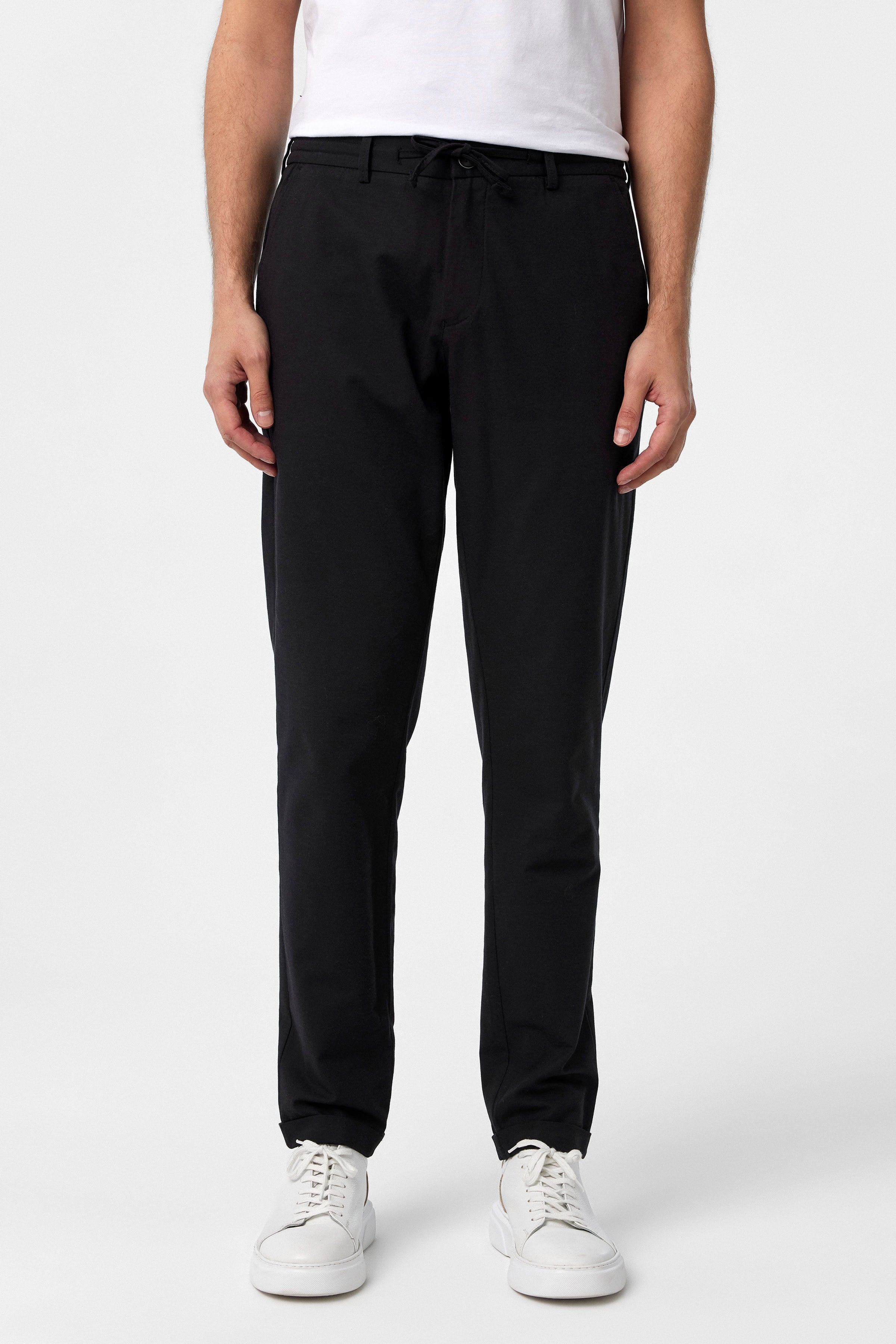 Siyah Slim Fit Armürlü Jogger Pantolon