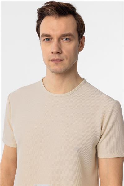 Bej Slim Fit Armürlü Bisiklet Yaka Tişört