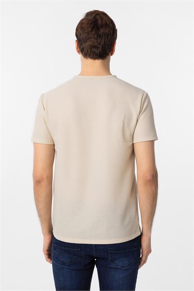 Bej Slim Fit Armürlü Bisiklet Yaka Tişört