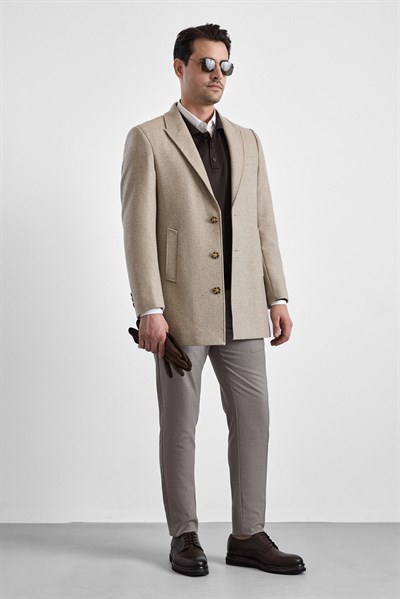 Bej Slim Sivri Yaka Düz Yan Cepli Düğmeli Dolgusuz Standart Kaban