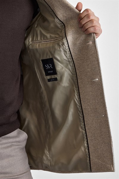 Bej Slim Sivri Yaka Düz Yan Cepli Düğmeli Dolgusuz Standart Kaban