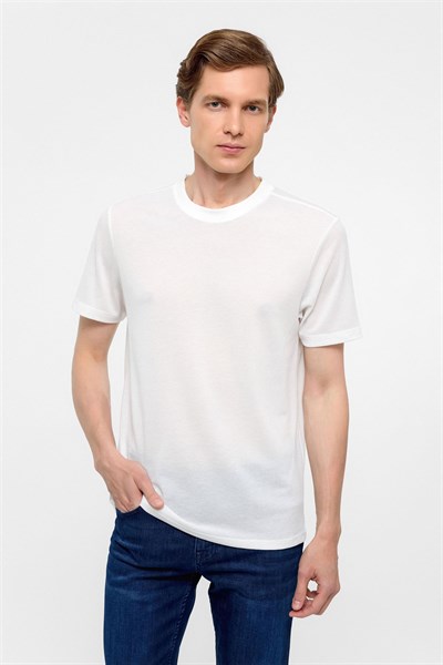 Beyaz Regular Armürlü Bisiklet Yaka Tişört
