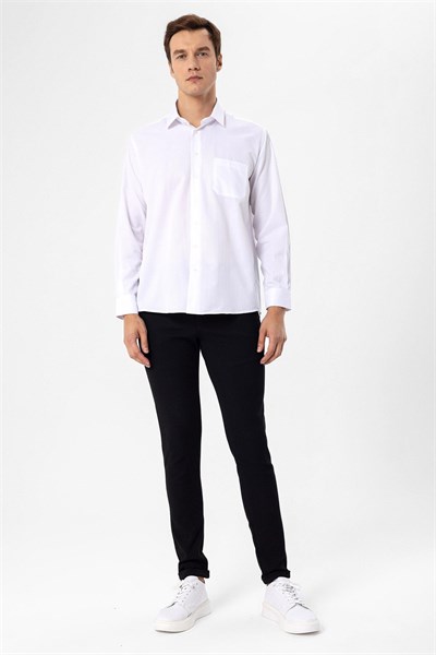 Beyaz Regular Armürlü Klasik Yaka Gömlek