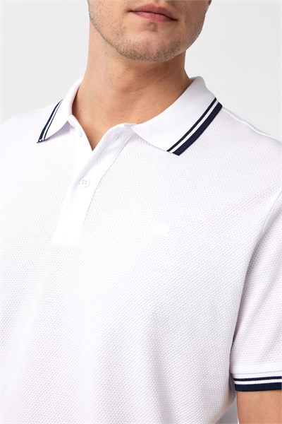 Beyaz Regular Armürlü Polo Yaka Tişört